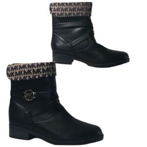 NWOB -Michael Kors Neevela boots. Size 4